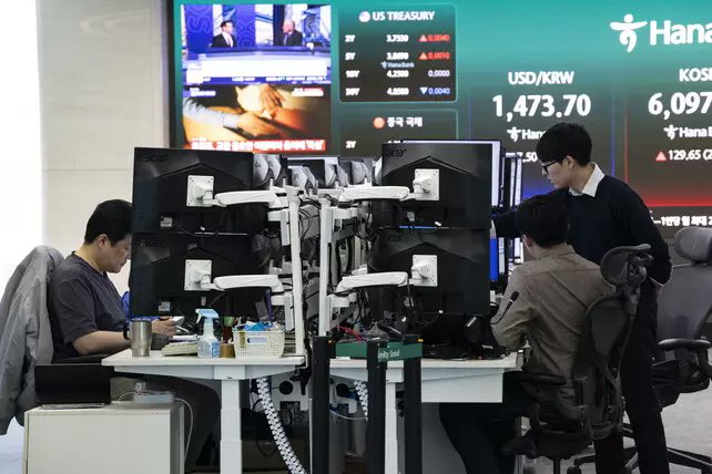 franser_real's tweet image. 🔴 #ULTIMORA | Le Borse asiatiche chiudono positive mentre si attendono sviluppi sulle tensioni in Medio Oriente.
Sui mercati torna un cauto ottimismo dopo che il presidente degli Stati Uniti, Donald Trump, ha annunciato il prolungamento della tregua con l'Iran.
L'attenzione è