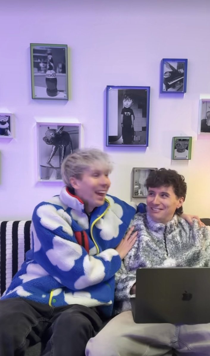 Apollo ☆ sees blue!! tweet media