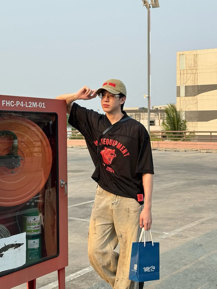 นี่น่ะหรอ ไทเกอร์ !!???? หล่อ!!!!!

#𝕡𝕚𝕖_𝕤𝕒𝕣𝕒𝕟