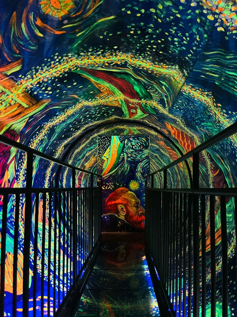 ness_a_santos's tweet image. "Wander through Van Gogh’s starry skies—this immersive exhibit lets you feel the brushstrokes.  Free guided tours at 2pm daily! #ArtLovers #ImmersiveExperience"