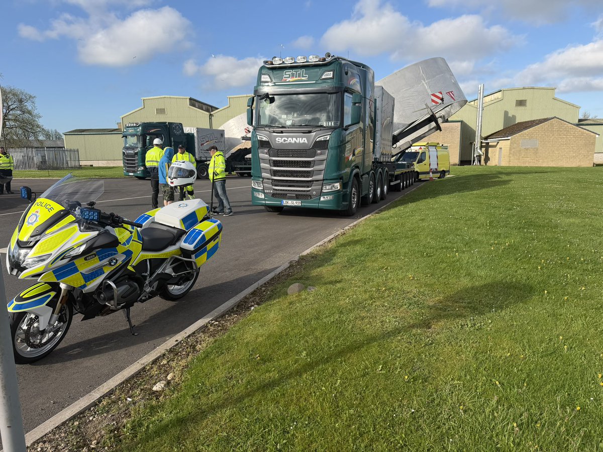 Cumbria Roads Police & Firearms Support Unit. tweet media
