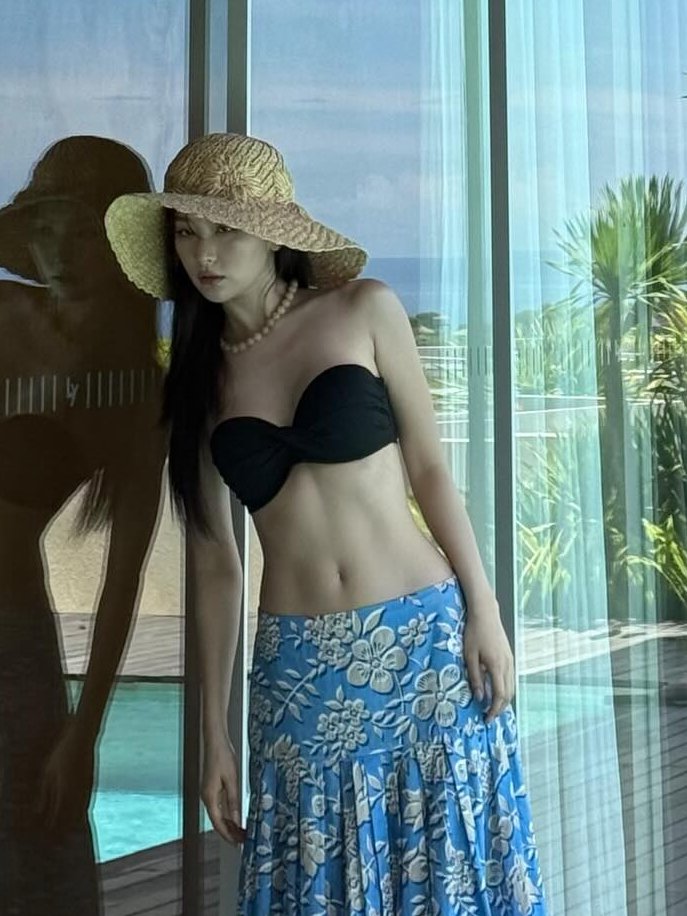 i love seulgi cosmic in eyes😘🐻👰‍♀️🇰🇷 tweet media