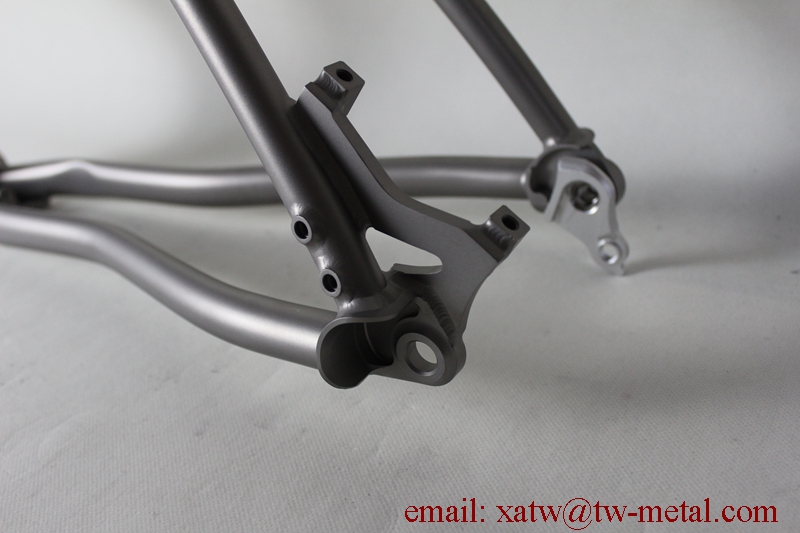 XACDalisa's tweet photo. Custom Titanium MTB Frame | Double Top Tube Edition
Specs:
Frame Structure: Double Top Tube and drive belt
Bottom Bracket: T47 BB Shell
Brake System: PM Disc Brake 
Axle Standard: Thru-axle dropouts
Tapered head tube
Contact us:
WhatsApp: +86 18291934244
Email: xatw@tw-metal.com https://t.co/HBd4ZL5iIn
