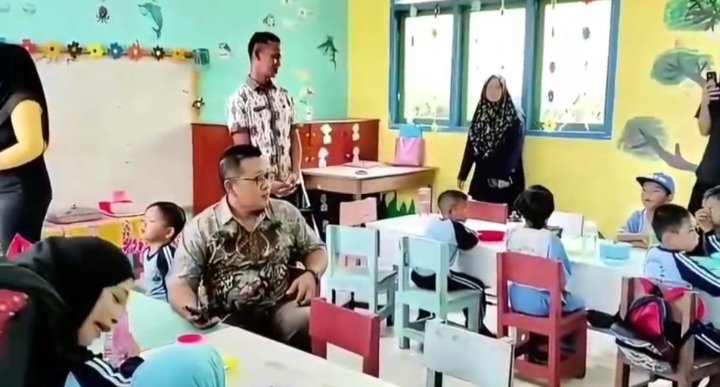 Atini72's tweet photo. DARI NATUNA UNTUK INDONESIA. BUMDesa Air Ringau di Ujung Utara Negeri  berinovasi budidayakan kepiting untuk kesejahteraan warga. 
@YandriSusanto
 @KemensetnegRI
#BPSDMKementerianDesaPDT
#BUMDesaNatuna
 #KerjaTPPBerdampak #BUMDesaMensejahterakanRakyat
#kerjasamabumdesadankdmp https://t.co/Mtjm50H3Fo