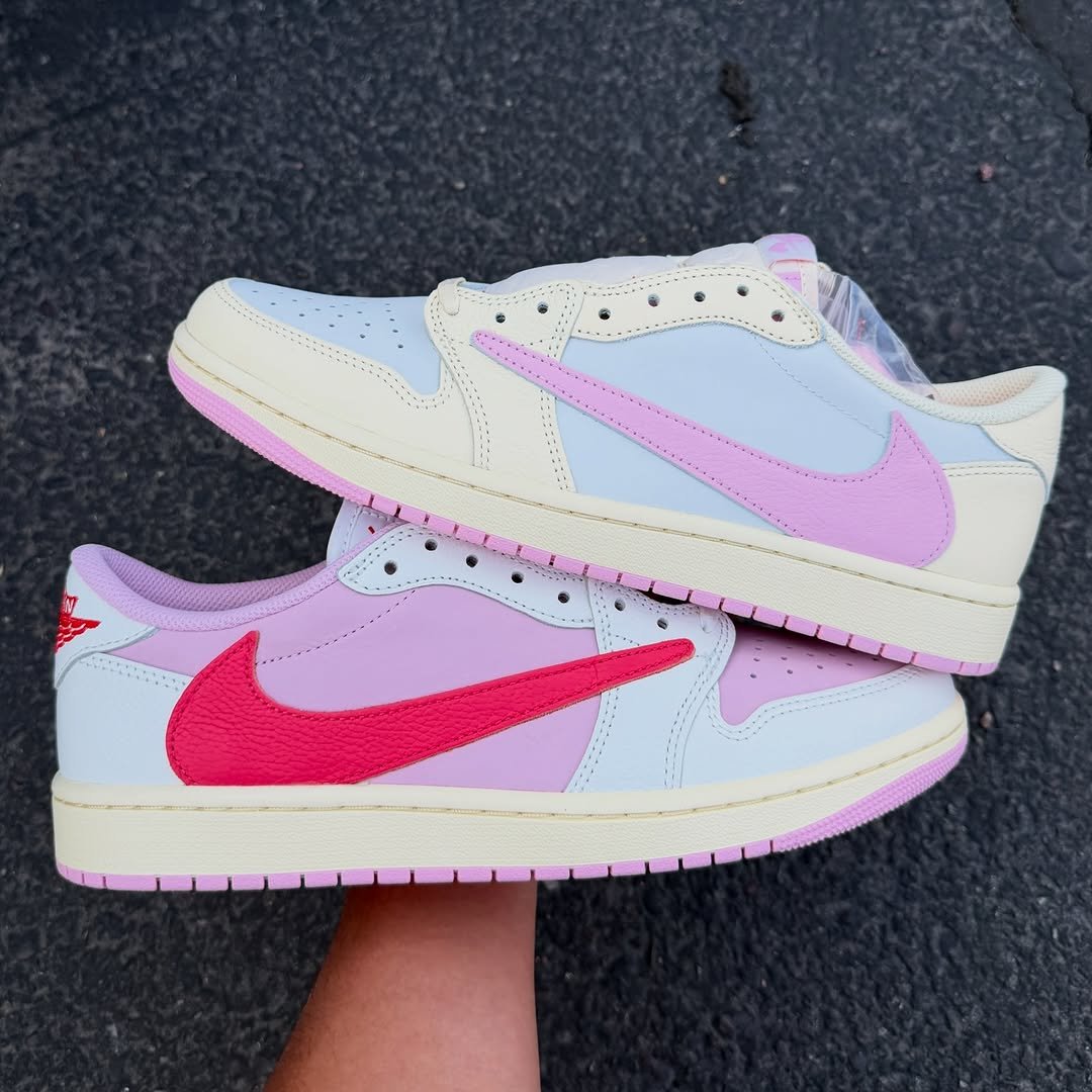 AstroMagazine_'s tweet image. Vous préférez quel coloris ? 👀