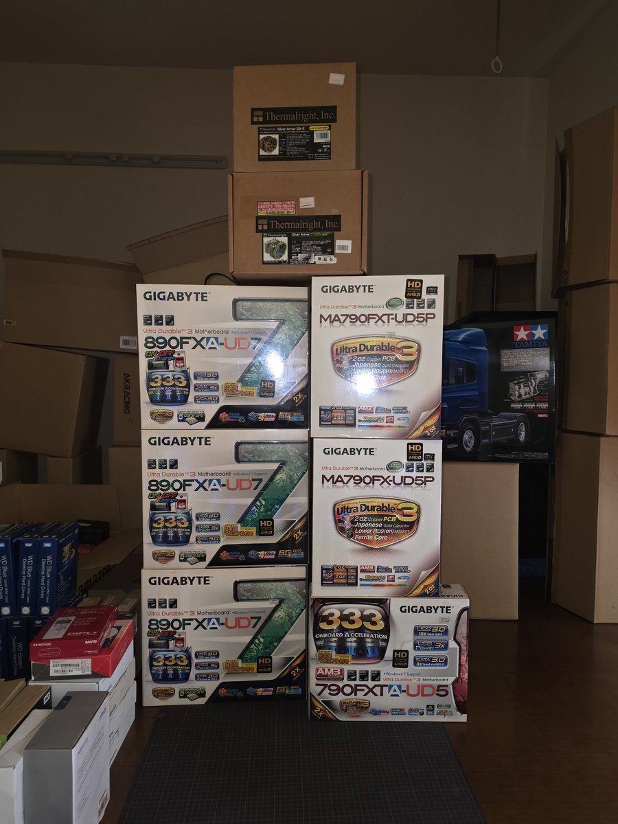 oppai_man's tweet image. 元自作ヲタの箱解体ショー
#gigabyte #自作PC