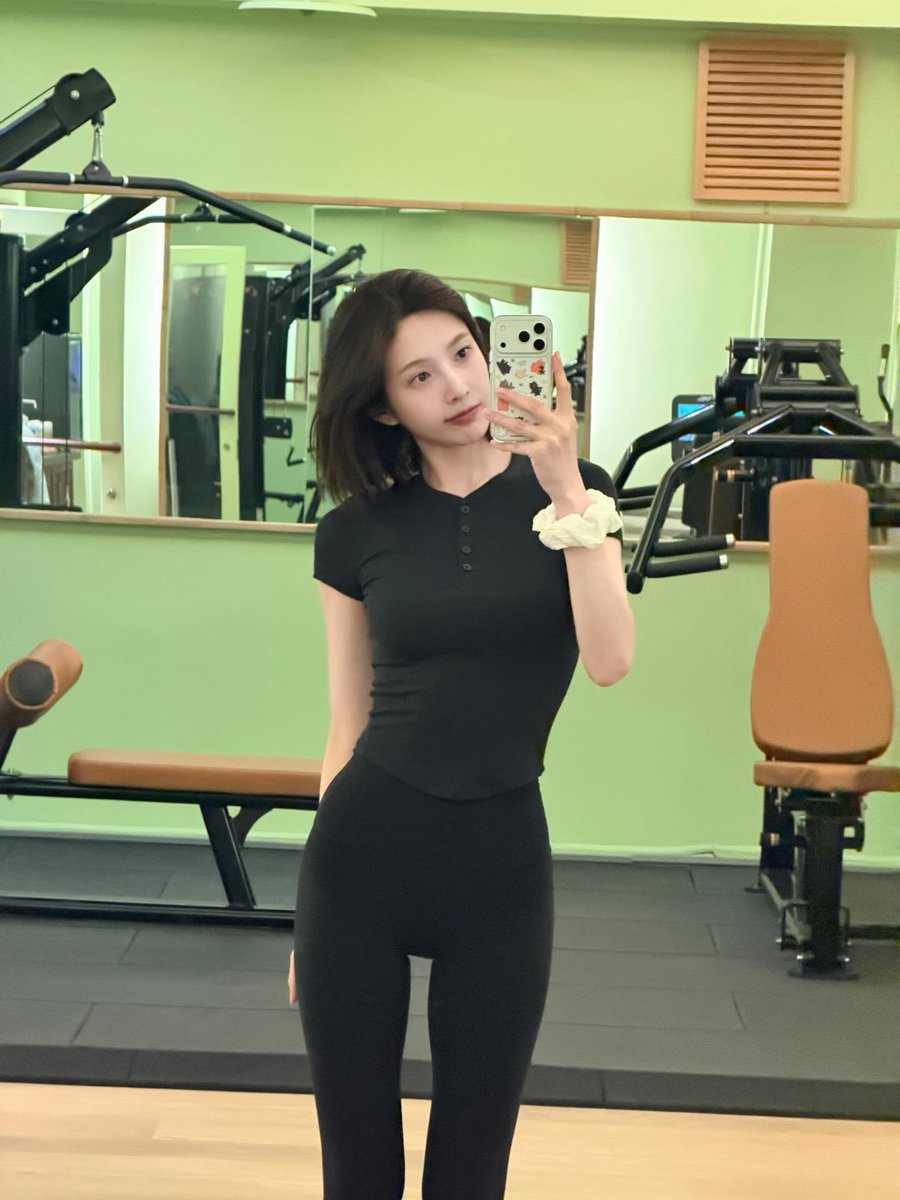 joyisthetics's tweet image. girlfriend &amp;lt;3