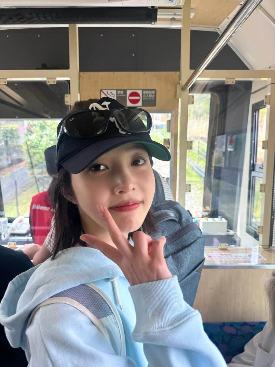 joyisthetics's tweet image. girlfriend &amp;lt;3