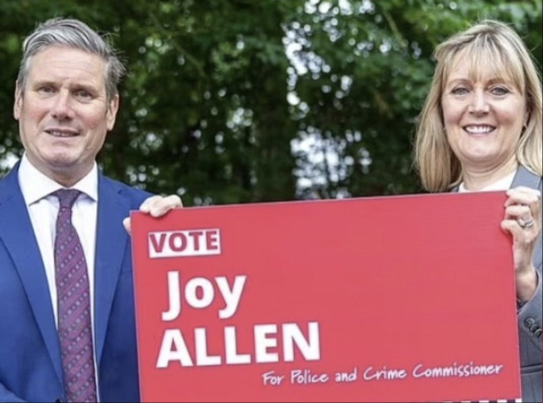 ian_bill67's tweet photo. @SlyForTheRight @sallynugentbtyrant @Keir_Starmer @AngelaRayner
also partying in #Durhamgate + beers &amp; pizza #TaxDodgeRayner lied about her presence until pic proved it #TwotierKeir has friends in high places aka @PccJoyAllen was it his #LabourCoverup by #TwoTierJustice #SuperInjunction https://t.co/CM6UZRj5kn