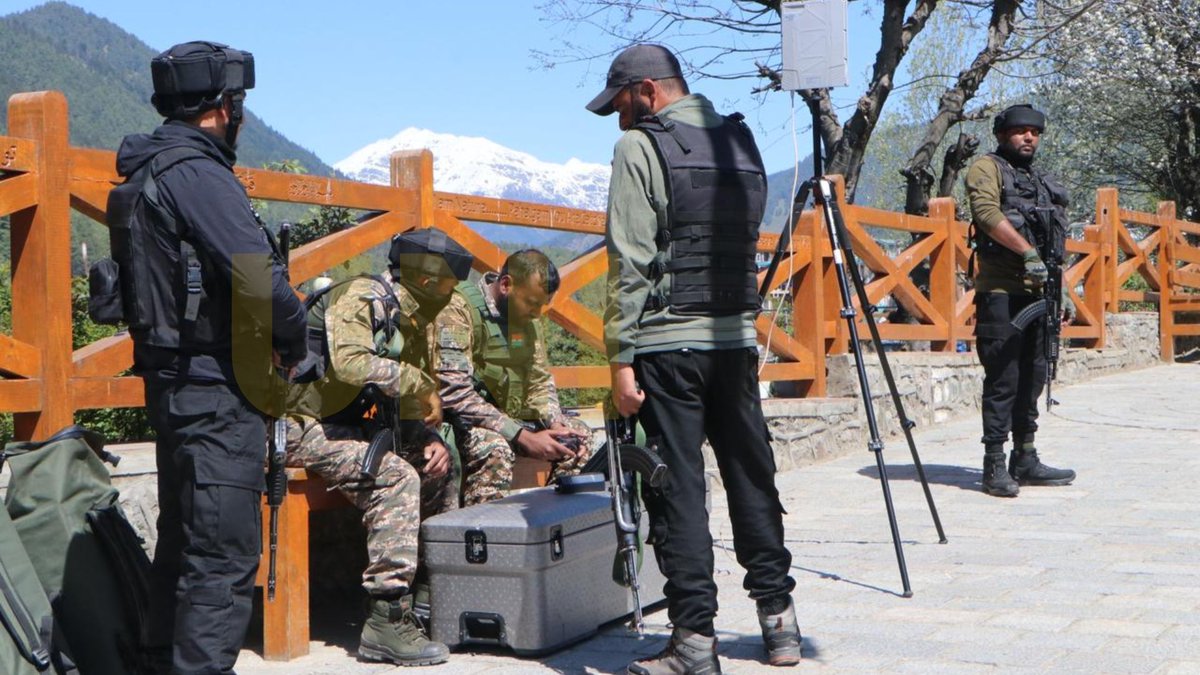 UNI_Photos's tweet image. In Photos | In the aftermath of the Pahalgam terror attack, security has been stepped up across Pahalgam, where 26 tourists were killed.

📸: Shah Junaid / UNI

#JammuAndKashmir | #Pahalgam | #PahalgamAttack | #PahalgamTerrorAttack | #UNI
