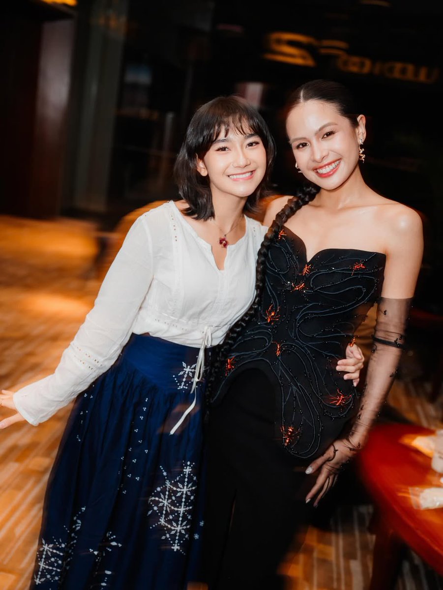 Freya dan Maudy Ayunda