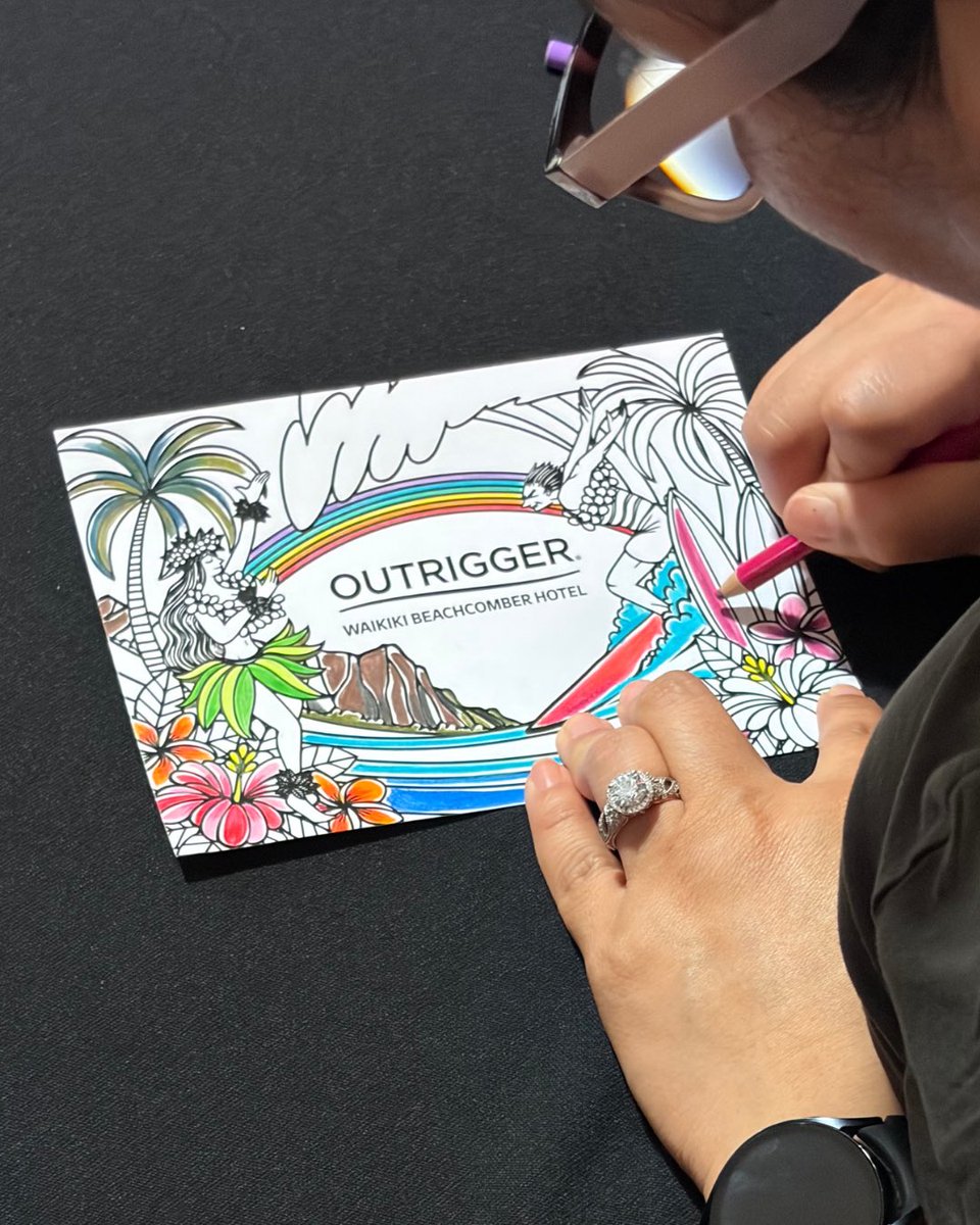 outriggerjp's tweet photo. Aloha🌈🌈
アウトリガー・ワイキキ・ビーチコマー・ホテル ロビー階にて
4月24日(金)まで
毎日午後3時から4時の間
アーティストTAMOによるご宿泊者様限定のワークショップを開催中

TAMO描きおろしのポストカードに
お好きな色を塗ってお持ち帰りいただけます🎨

奮ってご参加ください🌴 https://t.co/qJV8d6xTMo