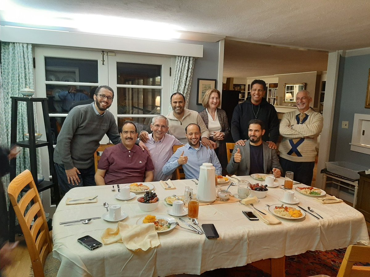 زيارة إحدى العوائل الأمريكية وعشاء فاخر ضمن فعاليات برنامج الزائر الدولي الذي نضمته السفارة الأمريكية بالرياض.