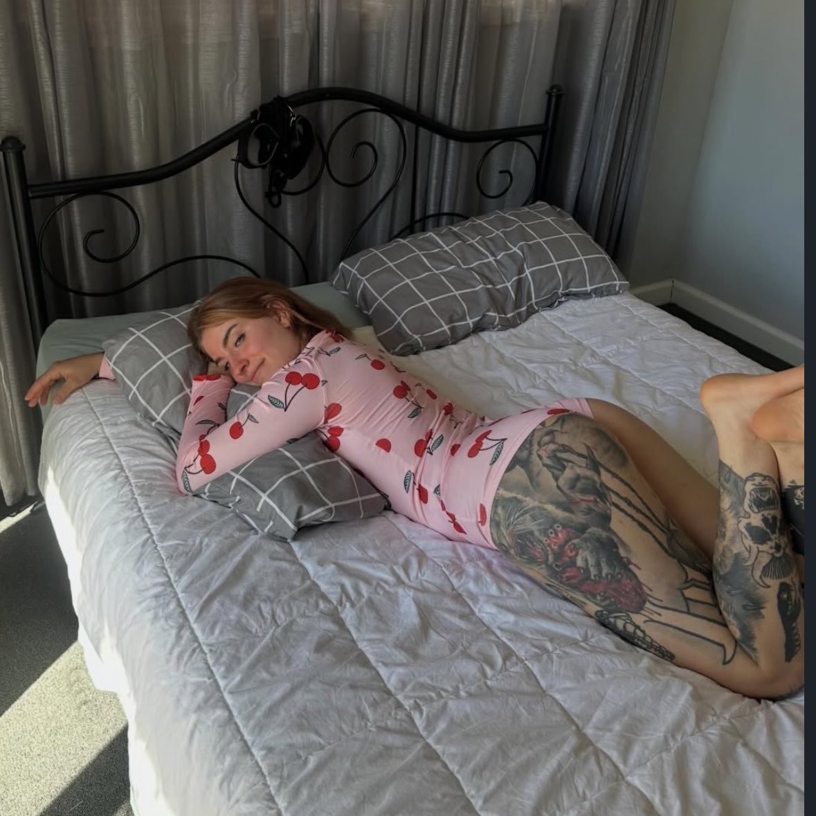 drankofjuice's tweet image. Heard you all like cherries 🍒 #LGTBQIAFlowers #NSFW #Spicy