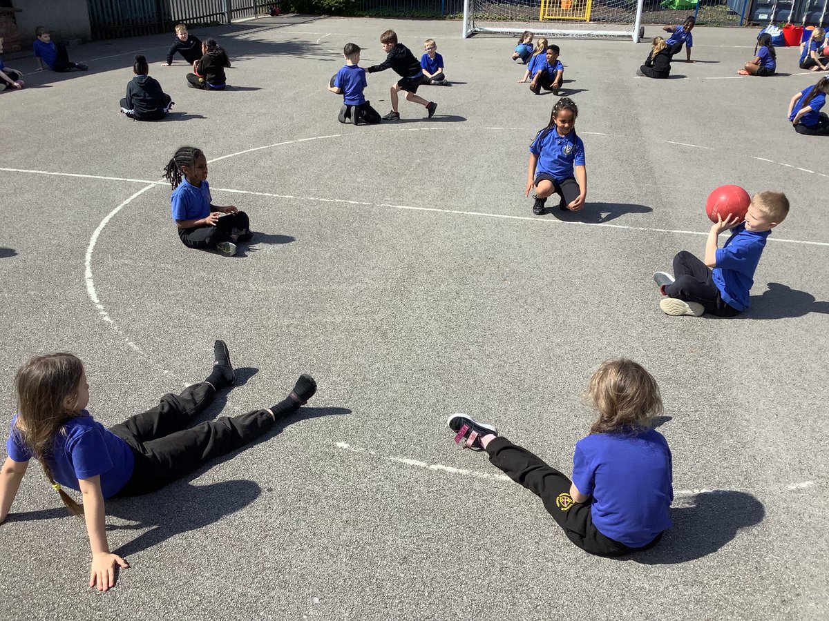 AbbeyPrimary's tweet image. We are practicing the skill of sending the ball both short and long distances whilst standing and sitting #y2 #pe