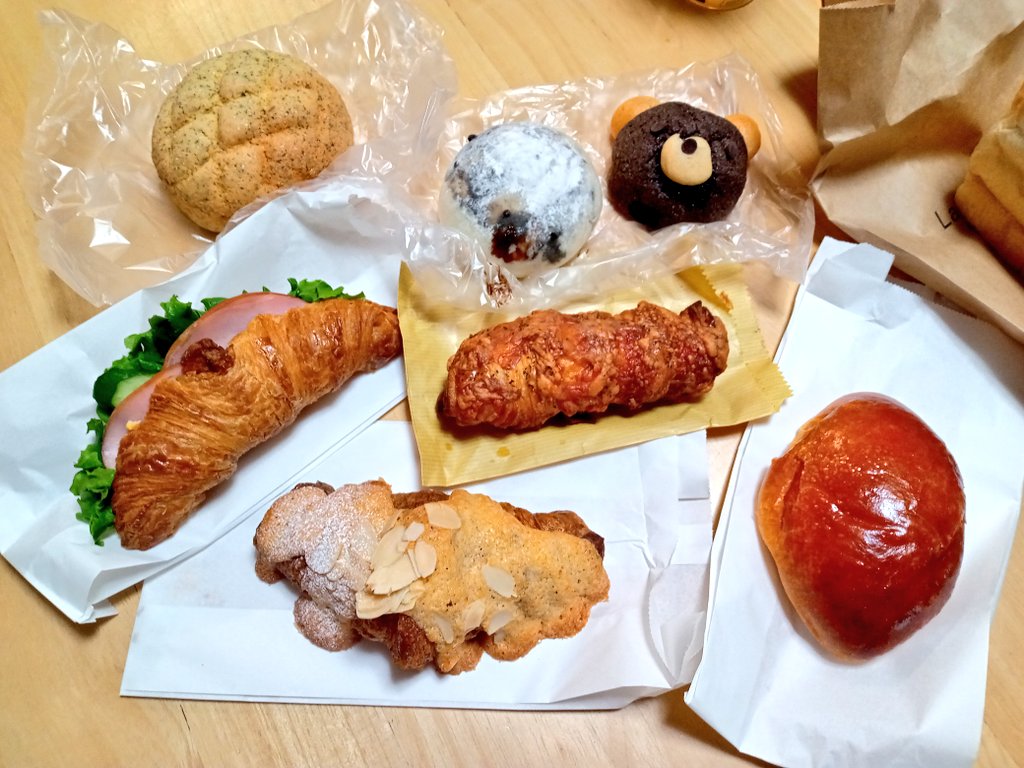osupika's tweet photo. パンの記録🍞2026.3
岡山市中区山崎の #ぱなでりあ
焼き立て食パン買えてしあわせ〜😆 https://t.co/tfi5P0HoVx