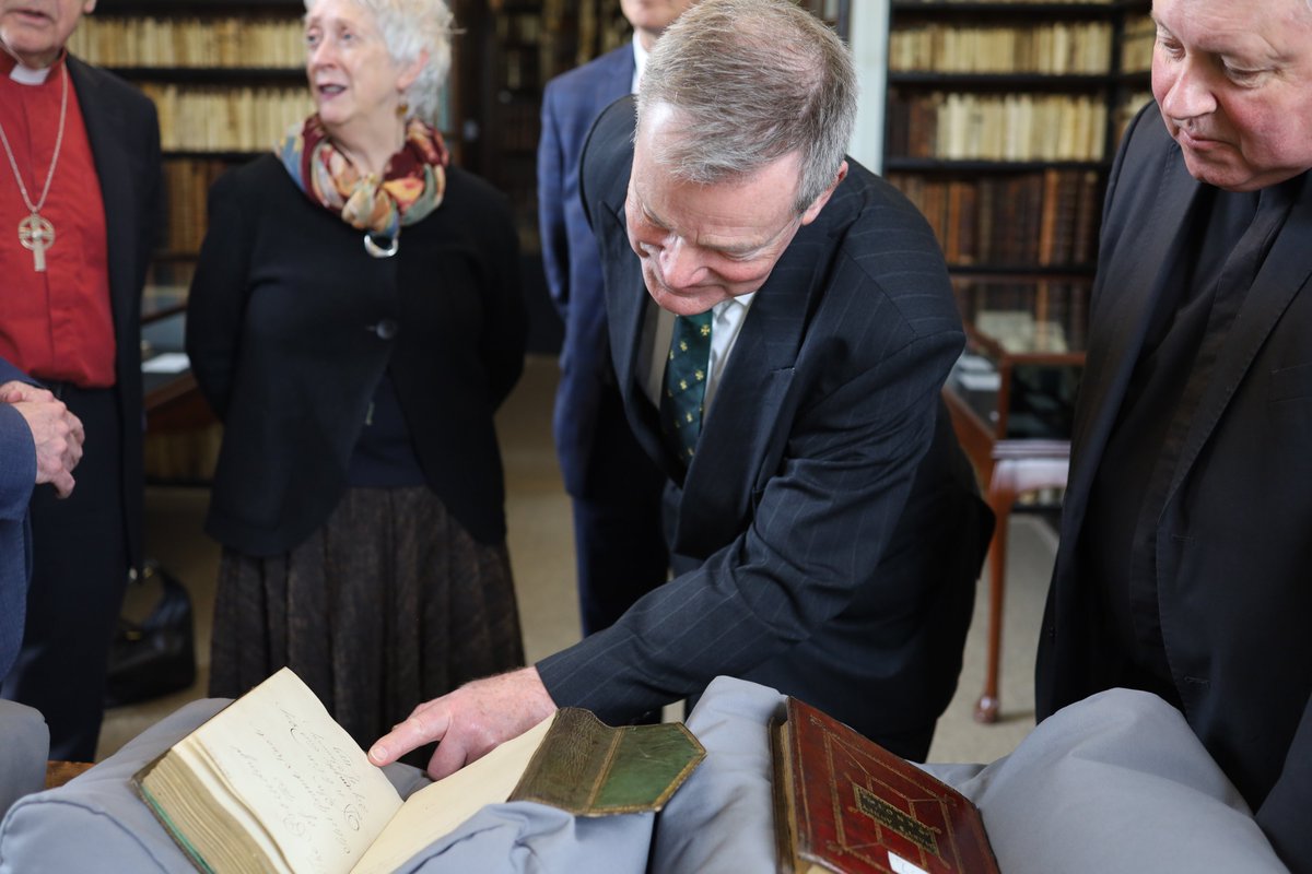 Marsh's Library tweet media