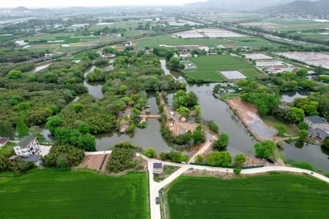 Hi_Deqing's tweet image. Baijiayang Island Park in Wuyang's Dengta Village begins soft opening this summer. Featuring 7 themed isles—Maya, Pet, Ruins &amp;amp; more—with "one island, one theme" hopping adventures. Waterfront fun for all ages, fully pet-friendly! #Deqing #IslandHopping #SummerFun #PetFriendly