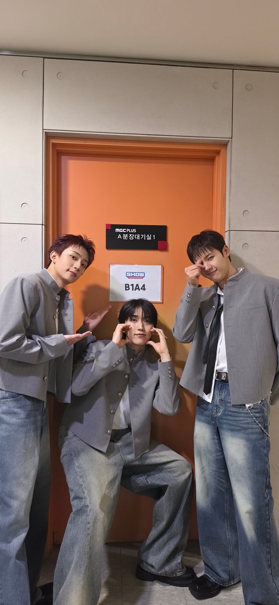 B1A4 tweet media