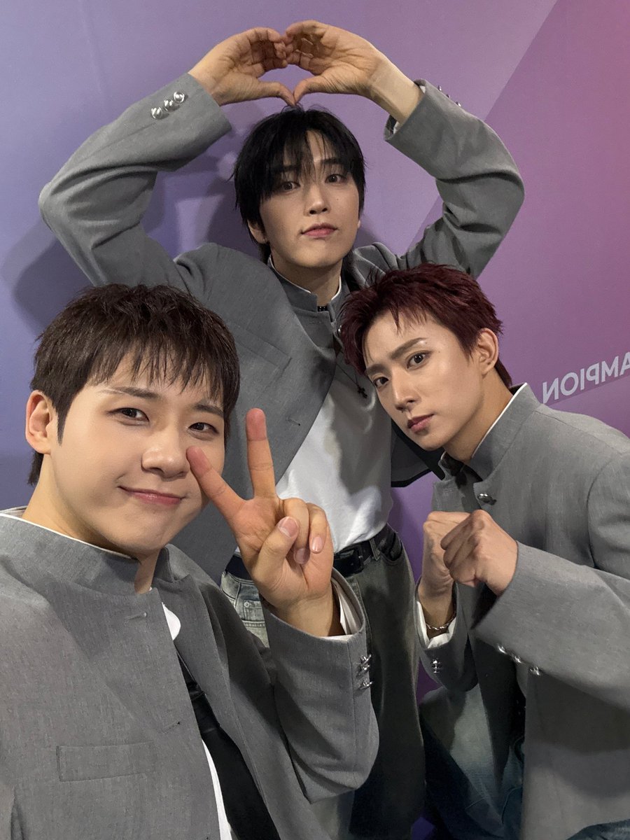 B1A4 tweet media