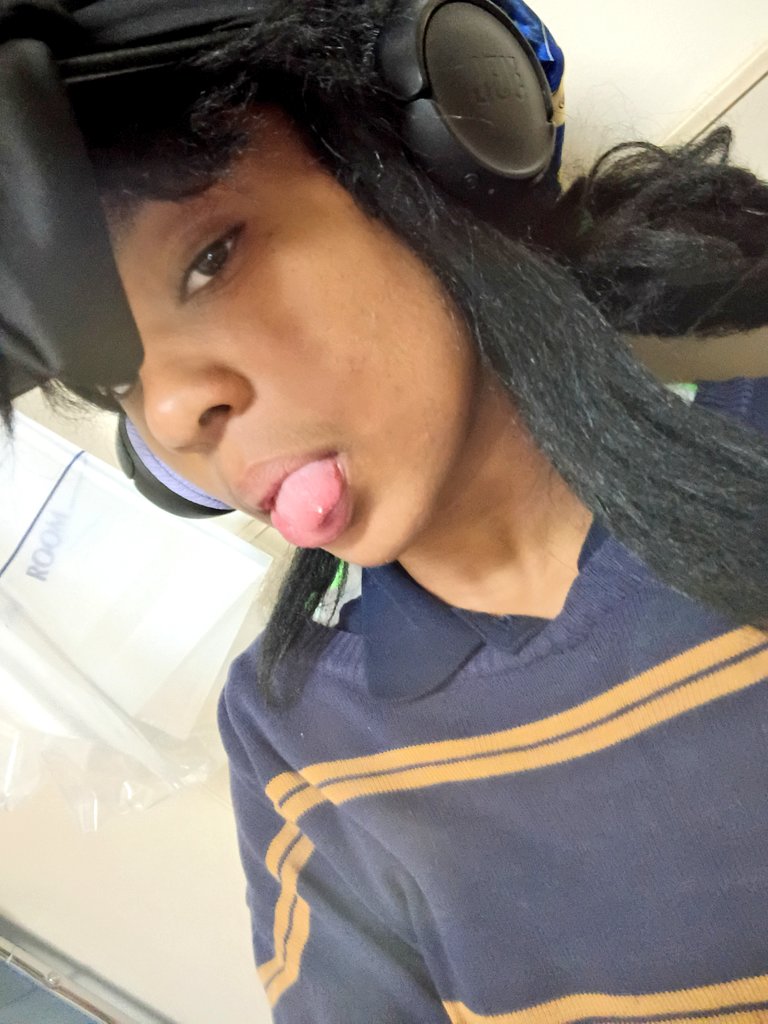 Lewisಥ‿ಥ (edtwt...shtwt) tweet media