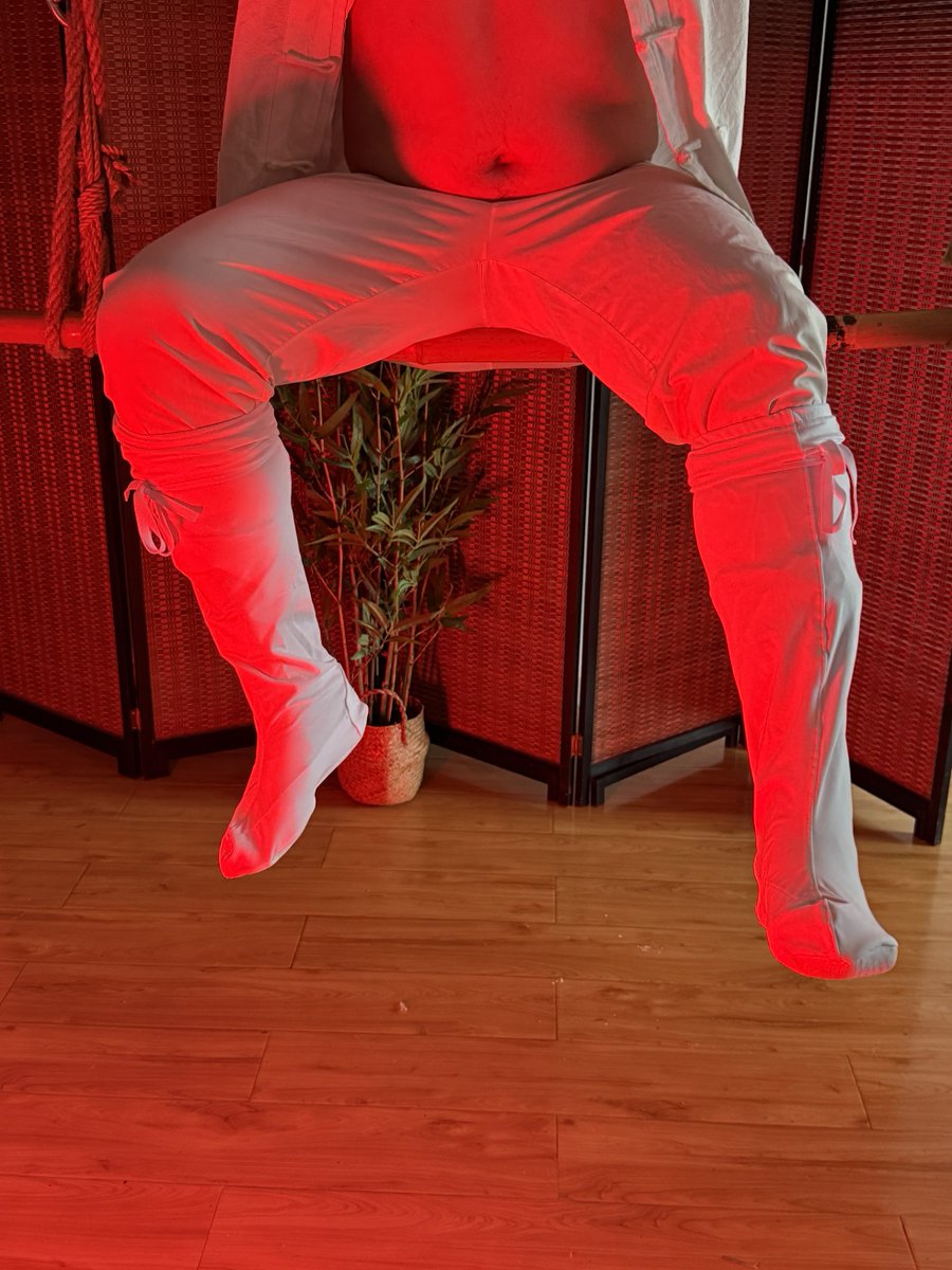 五一还有档期 想约玩或者约绳可以私聊或者QQ3791958547（昨天发错了.坐标重庆）
