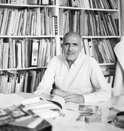 mimarizmcom's tweet photo. Dr. Turgut Cansever’in vizyonuyla 2002 yılında kurulan Ev ve Şehir Vakfı, kızı mimar Emine Öğün’ün öncülüğünde yeniden aktif hale geldi. Kendisiyle kentsel dönüşümden sürdürülebilir politikalara uzanan derin bir söyleşi gerçekleştirdik >> https://t.co/FgPoEK8l9r https://t.co/uujUCpczzo