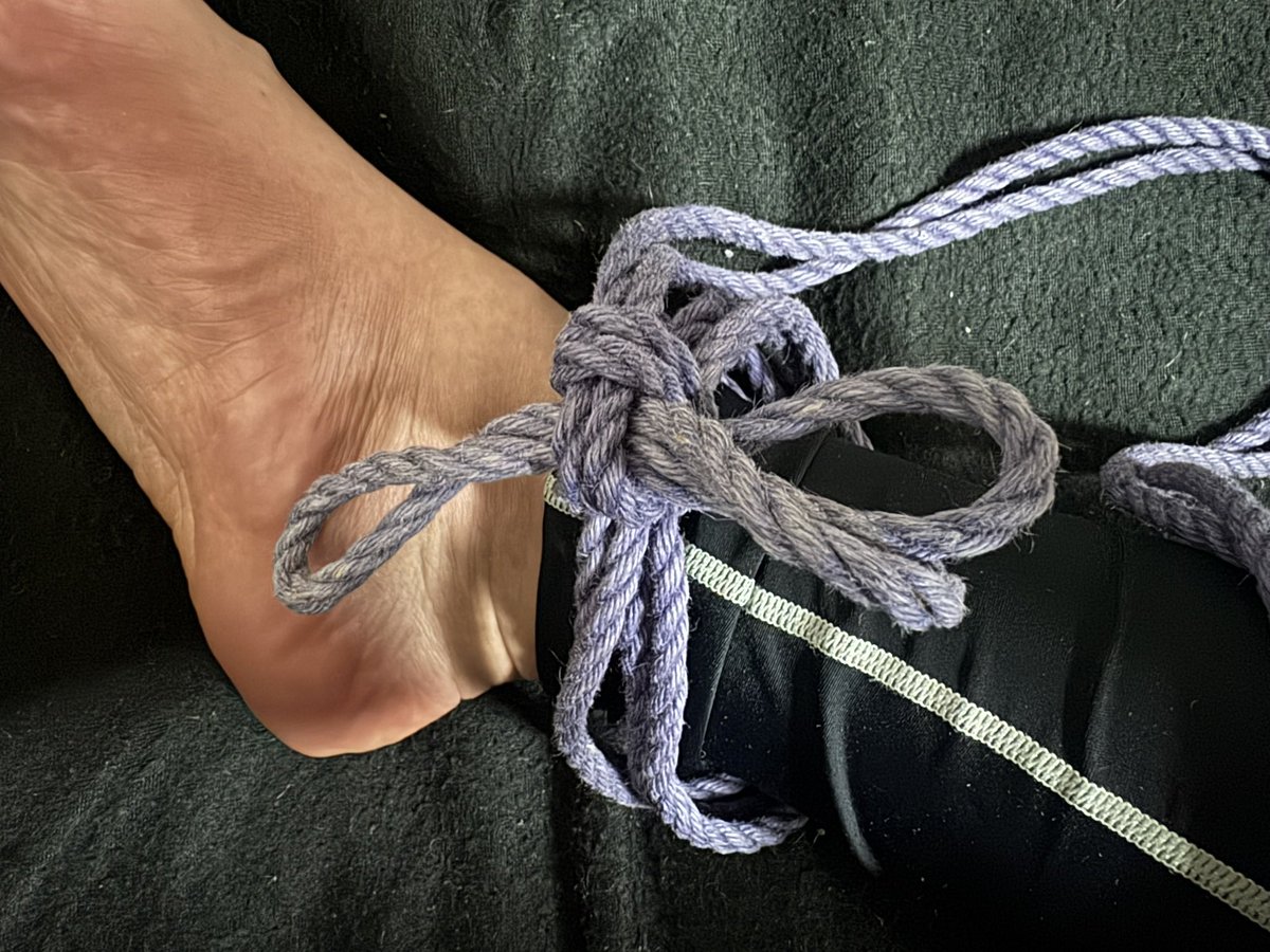 enjoyRope's tweet image. Self-Rope: @enjoyRope
Photographer: @enjoyRope
Community: #SelfTraining
Venue: #Home

#巴結び
#自縛
#朝練
#セルフトレーニング
#EnjoysLehrundWanderjahre
