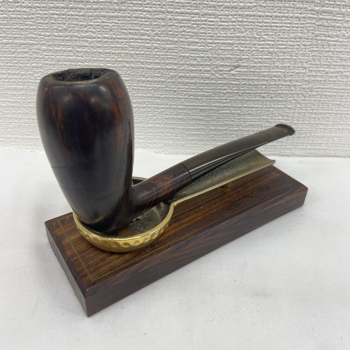 pipekaitori's tweet photo. ��買取実績💭
デンマーク作家 G. Holbek のパイプをお買取りしました。
伝統的なシェイプをベースに、丁寧な作り込みが魅力のハンドメイドパイプ。
使用感はありましたが、状態を踏まえてしっかり査定いたしました。

海外作家物のパイプも買取対応しております！

#パイプ買取 #ハンドメイドパイプ https://t.co/ENpCsLxCqd