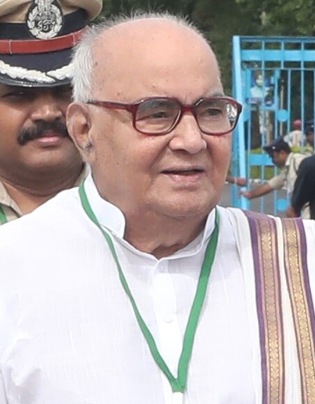 సుదీర్ఘ రాజకీయ ప్రస్థానం కలిగిన అరుదైన నాయకుడు, మాజీ ముఖ్యమంత్రి, సీనియర్ నాయకులు శ్రీ నాదెండ్ల భాస్కర్ రావు గారి మరణవార్త తీవ్ర దిగ్భ్రాంతిని కలిగించింది. ఉమ్మడి ఆంధ్రప్రదేశ్ రాజకీయాల్లో వారు పోషించిన పాత్ర చిరస్మరణీయం. వారి ఆత్మకు శాంతి చేకూరాలని కోరుకుంటూ, వారి కుటుంబ సభ్యులకు