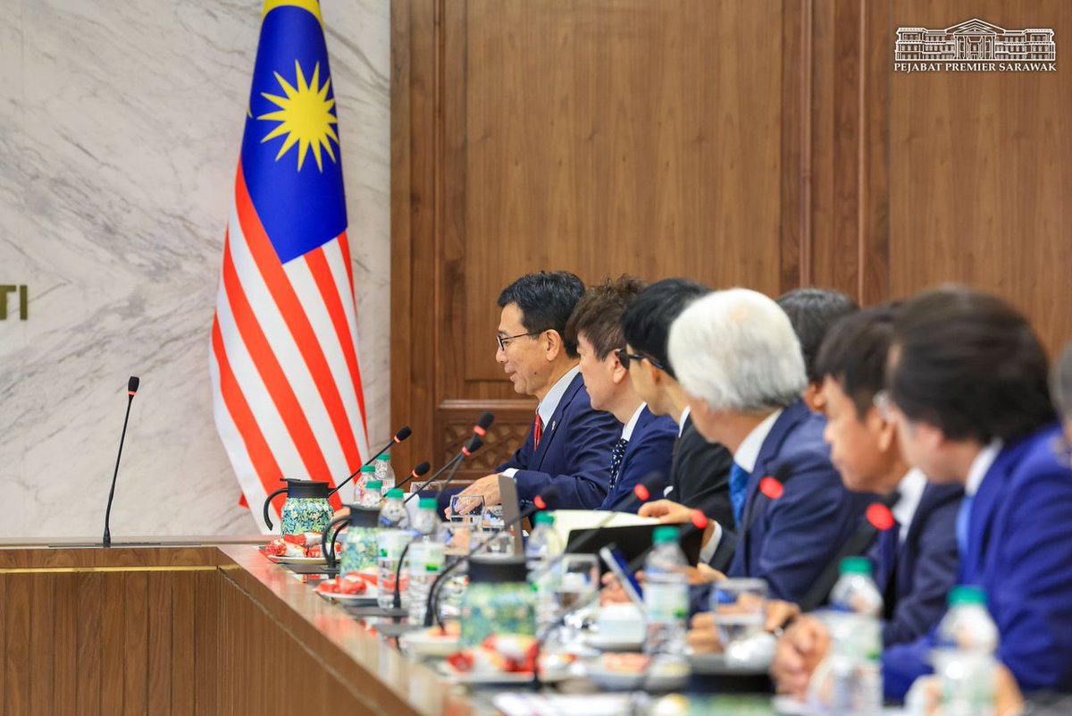 JPNAmbMalaysia's tweet image. Today, together with 8 leading Japanese companies, we paid a courtesy visit to Premier of #Sarawak, YAB Abang Johari, &amp;amp; Minister Dato Sri Fatimah Abdullah, &amp;amp; confirmed further strengthening cooperation across a wide range of fields, including energy(GX), finance, and education.