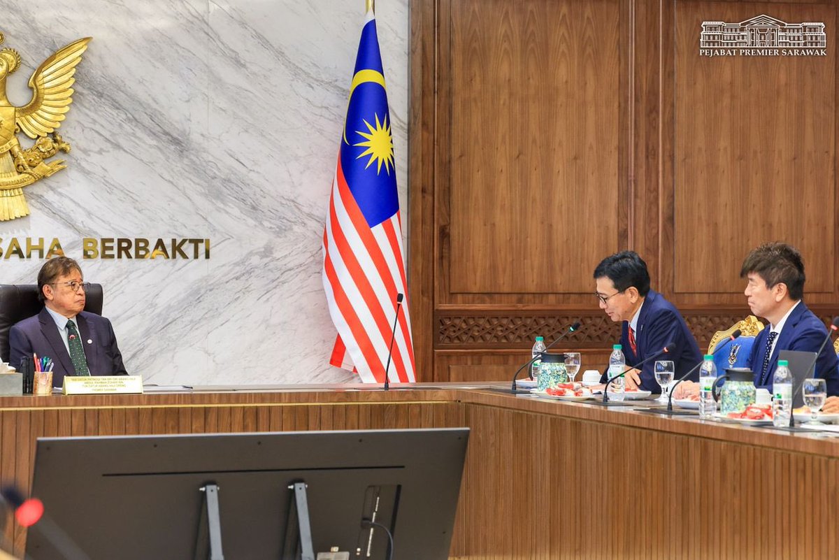 JPNAmbMalaysia's tweet image. Today, together with 8 leading Japanese companies, we paid a courtesy visit to Premier of #Sarawak, YAB Abang Johari, &amp;amp; Minister Dato Sri Fatimah Abdullah, &amp;amp; confirmed further strengthening cooperation across a wide range of fields, including energy(GX), finance, and education.