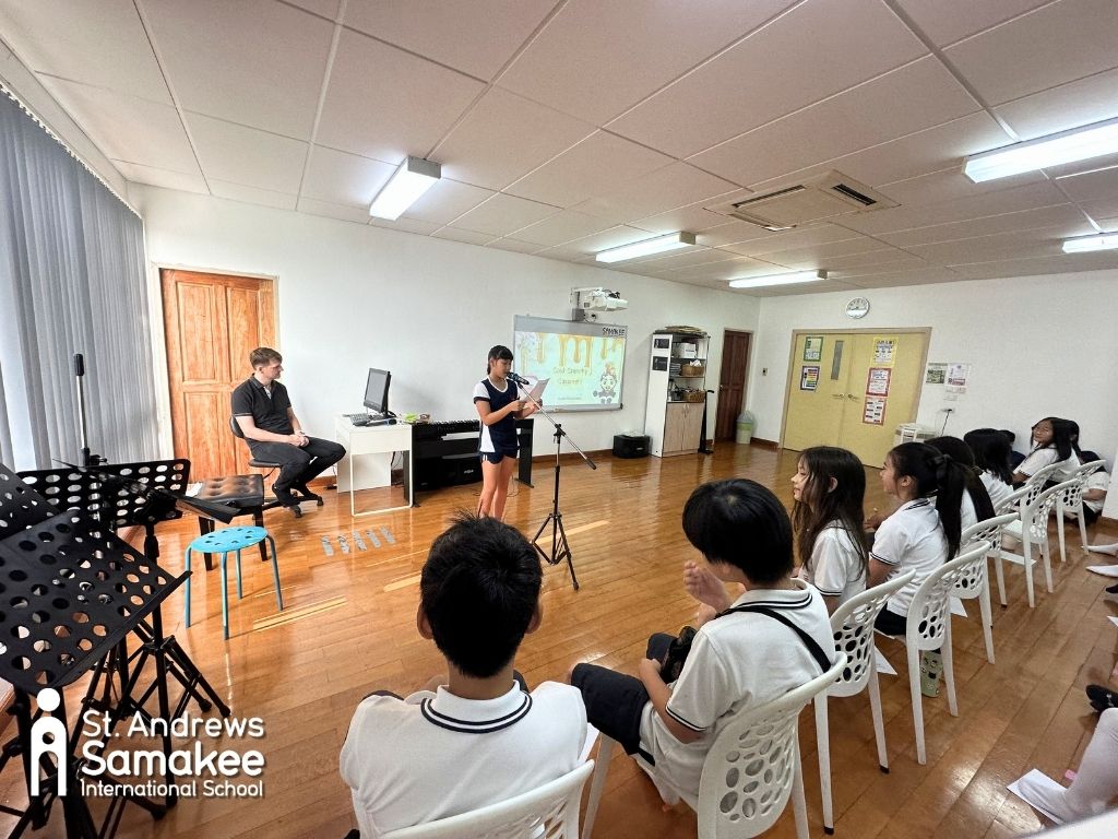 sassamakee's tweet image. 🎤📖 Book Week Poetry Slam was full of energy and emotion! From Year 3 to Upper School, students shared powerful spoken word, showing creativity, courage, and connection. 🌟

#StAndrewsSamakee #BookWeek #PoetrySlam #StudentVoice
