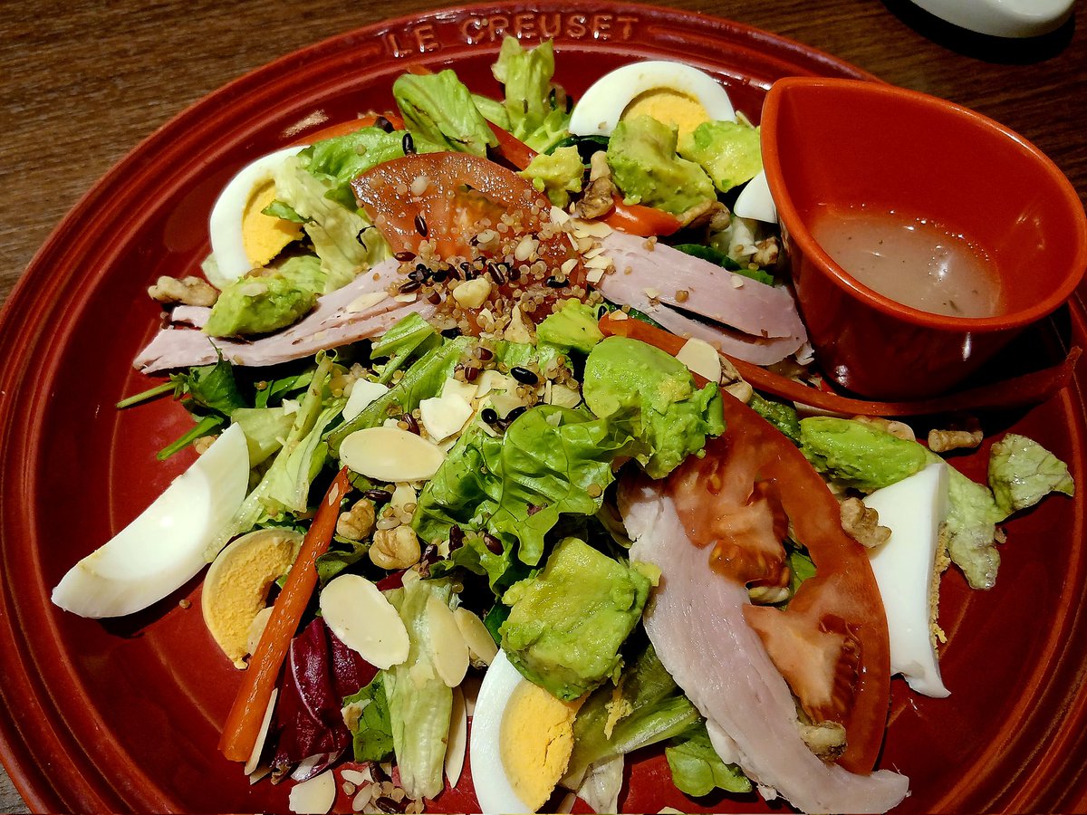 komajunclub's tweet image. 今日のお昼ごはんとおやつ
食欲少なめでランチを控え目にしたのに
その後結構歩いてお腹がすいちゃって
ポテトとアイスコーヒー
#むさしの森珈琲
#バランスサラダ
#FRESHNESS BURGER