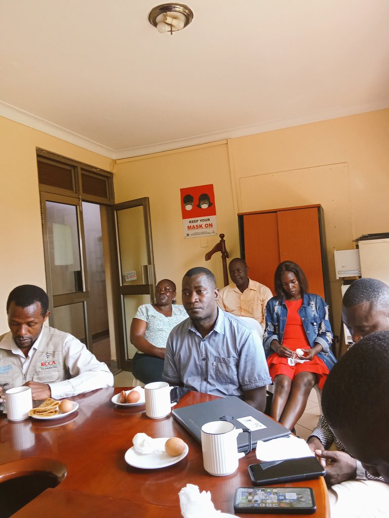 JOYFORCHILDREN's tweet image. Just concluded our final entry meeting for the #BLOOM project with @KCCAUG Makindye, the last division in Kampala out of the 5. 

It brought together focal health persons and statisticians who will support the implementation of the project moving forward.
#Prevention #Impact