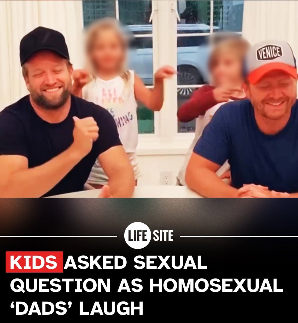 Eric57017912's tweet image. "CHI È PIÙ ARRAPATO DEI DUE PAPA?"
#PRIDE #LGBTQI #SILVIASALIS #PD  #PARTITODEMOCRATICO #SOROS