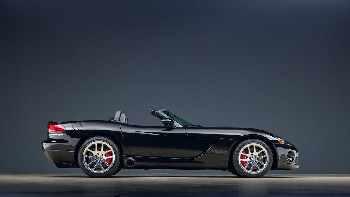 KingOfMopar1's tweet image. 2005 Dodge Viper SRT-10 Roadster