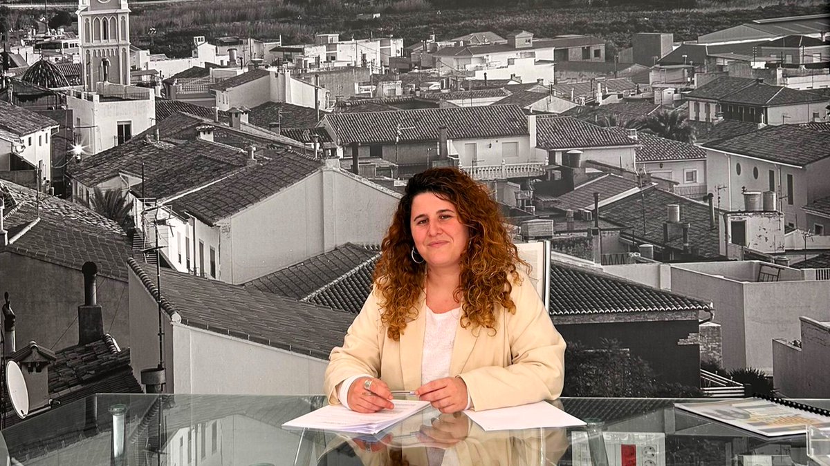 🤝L'#ENTREVISTA
🗣🟠A PAULA FEMENIA, ALCALDESSA DE PALMA DE GANDIA: "Tot aquell esforç val la pena quan veus que el resultat millora la vida de la teua gent"
📲 bit.ly/4ts2bOw
💻Més informació i tota l'actualitat en Saforguia.com
#PalmaDeGandia #Alcaldessa