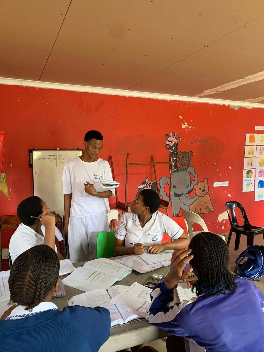 IkamvaYouthSA's tweet image. Tutoring sessions = where confusion turns into confidence.
IkamvaYouth learners showing up, asking questions, and growing, one session at a time.
#IkamvaYouth #Education #Tutoring #YouthDevelopment #CommunityImpact