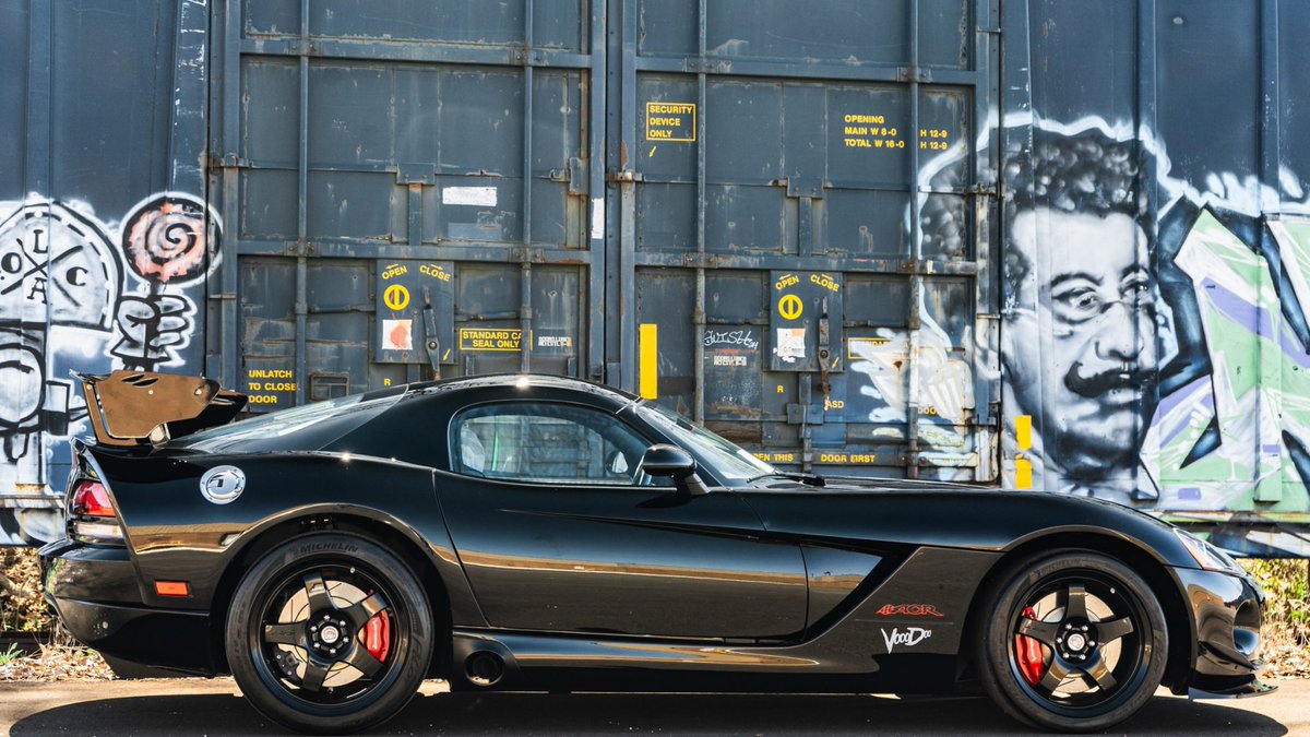 KingOfMopar1's tweet image. 2010 Dodge Viper SRT-10 ACR VoooDoo Edition