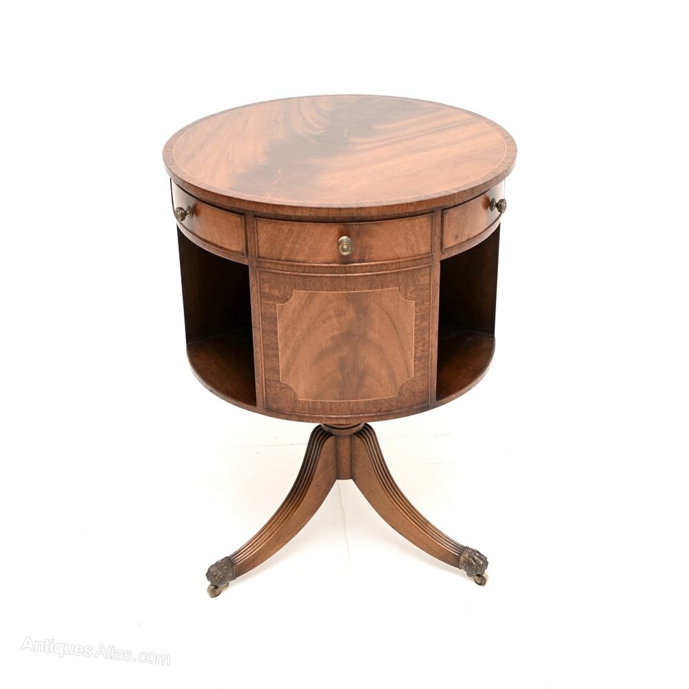 antiques_atlas's tweet image. For SALE on Antiques Atlas we have
#Antique Regency Style #Mahogany Revolving Table antiques-atlas.com/antique/antiqu… For sale from Marylebone Antiques @retroantiques1
 #antiques #antiquefurniture #revolvingdrumtable