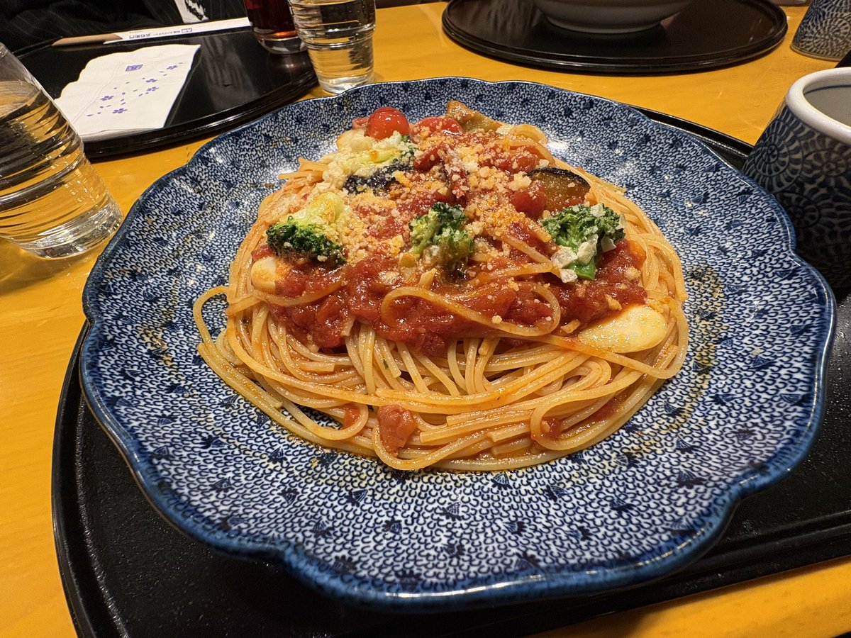 goron5's tweet image. 昨日はこちらでサポートでした‼️
Broken By The Screamバンドセットで新宿アンチノックありがとうございました‼️

案の定熱くて暑かったライブ
ハンディーファン大正解でした！

パワー飯はトマトとにんにくのパスタ
血をサラサラにしなければ…！

次回は渋谷メタル会‼️
よろしくお願いします‼️
#BBTS