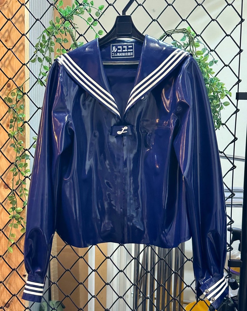 【🌸確定🌸】
●セーラー服(関東襟Ver.)
●4/25(土)13時～
●東京エルベース

スカーフ(ｸﾛﾘ加工/赤)付属しますが、今回特別に🎀Linaリボンスカーフ/白🎀も同時販売します🫡 <a href="/L_Lina_momo/">♛ L i n a " ﾘｰﾅ "【公式】</a> 

世界に認められたラバーアクセサリーのトップランナーLina謹製リボンで最強可愛いセーラースタイルを✊💨