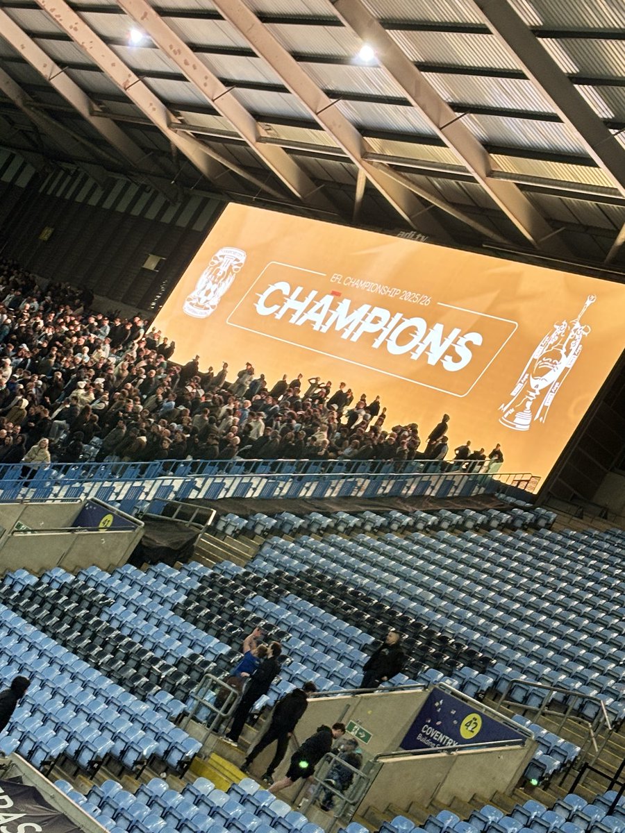 finners75's tweet photo. A night for the generations 🩵🏆🐘🥳 #pusb #champions #family https://t.co/Byiczn6Ofm