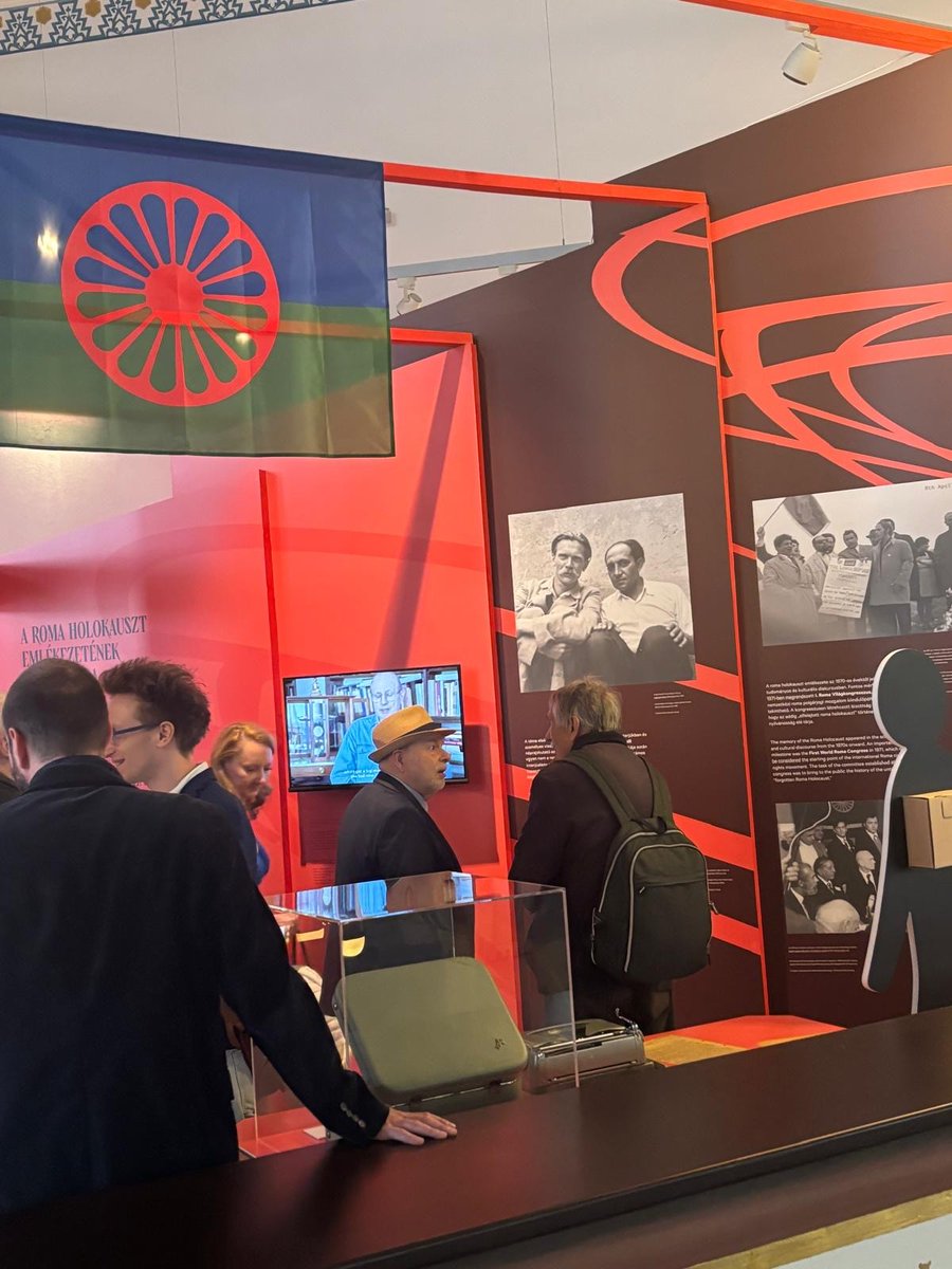 Canada en Hongrie tweet media