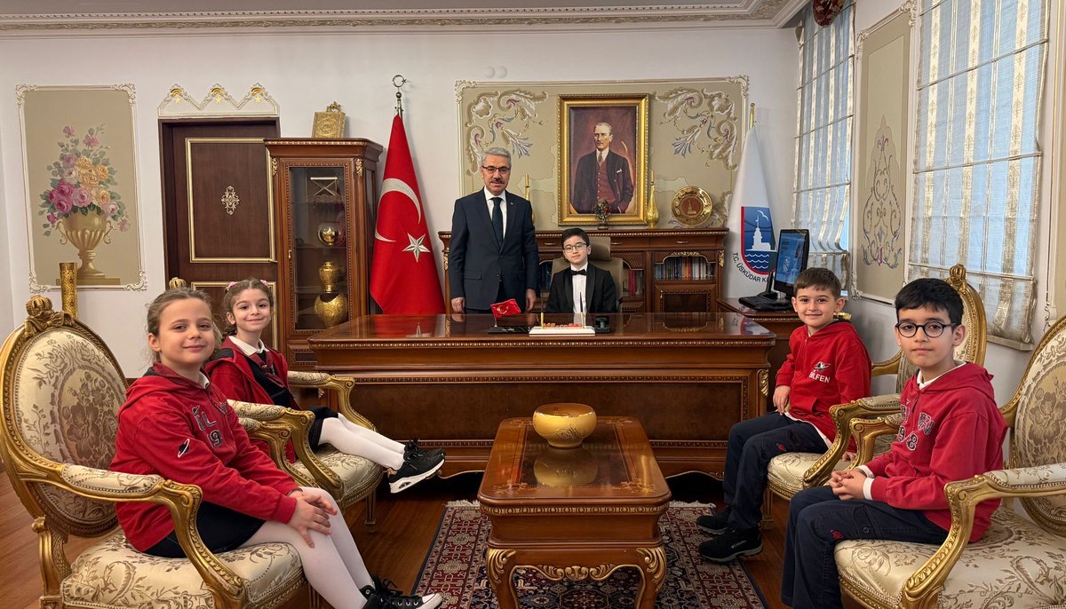 UskudarKaymakam's tweet photo. 23 Nisan Ulusal Egemenlik ve Çocuk Bayramı dolayısıyla Kaymakamımız Sn. Adem Yazıcı, görevini Özel Bilfen Çamlıca İlkokulu öğrencilerimize devretti. 

Geleceğimizin teminatı, kıymetli çocuklarımızın bayramı kutlu olsun.🇹🇷 https://t.co/xfDbYlz9vm