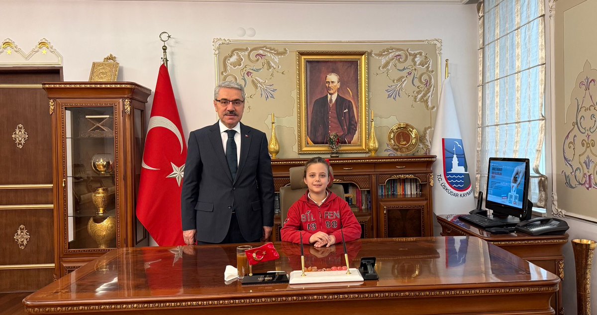 UskudarKaymakam's tweet photo. 23 Nisan Ulusal Egemenlik ve Çocuk Bayramı dolayısıyla Kaymakamımız Sn. Adem Yazıcı, görevini Özel Bilfen Çamlıca İlkokulu öğrencilerimize devretti. 

Geleceğimizin teminatı, kıymetli çocuklarımızın bayramı kutlu olsun.🇹🇷 https://t.co/xfDbYlz9vm