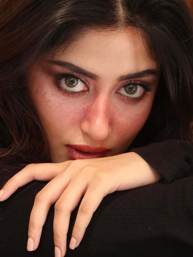 AsiyaBegum65629's tweet image. These ptv actresses got the prettiest eyes😭😭
#sajalaly
#durefishansaleem
#mahirakhan
#mayaali