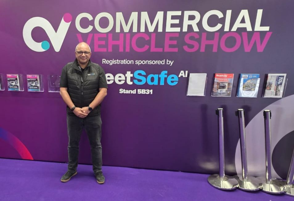 Truechargeuk's tweet image. Mike from trueCharge is at the @TheCVShow until Thursday, connecting with fleet operators &amp;amp; industry leaders shaping the future of transport. Get in touch to discuss #EVinfrastructure, including bespoke #shelters &amp;amp; #canopies.
truecharge.co.uk
#CVShow #EVCharging #EV