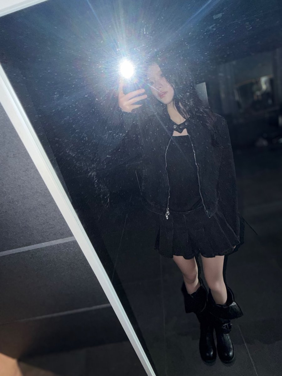 ILLIT WEVERSE tweet media